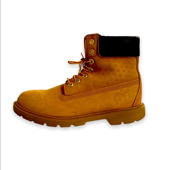 Beige Timberlands, kids size 7 Winter boots - Picture 1 of 2